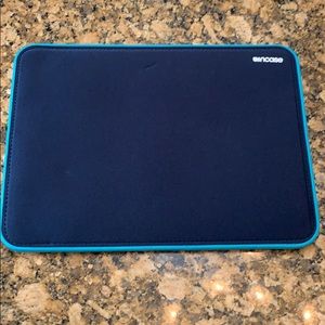 Incase laptop case